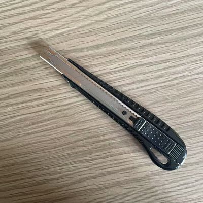 Buy Plastic Handle 9mm Utility Knives For Lightweight Materials Slide Locking Mechanism And Superior Performance online manufacture