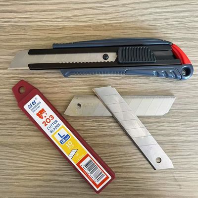 Buy Silver Blade 18mm Cutting Knives for Industrial Applications online manufacture