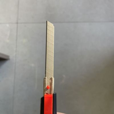 12 Segments 9mm Cutter Carpet Knife Blade 0.35mm Thickness 60 Degrees Angle For Precision Cutting