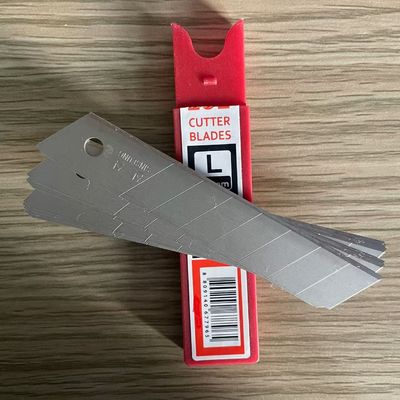 8 Segments Silver 18mm Snap Off Blades For Versatile Cutting
