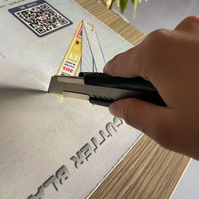 18mm Blade Width Utility Knife Made Of ABS Alloy SK2 Blade For Precise Cutting
