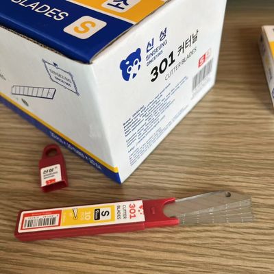 Effortlessly Cut Car Wrap 9mm Cutter Blade