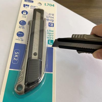 Ergonomic Retractable Blade Snap Off Utility Knife For Drywall