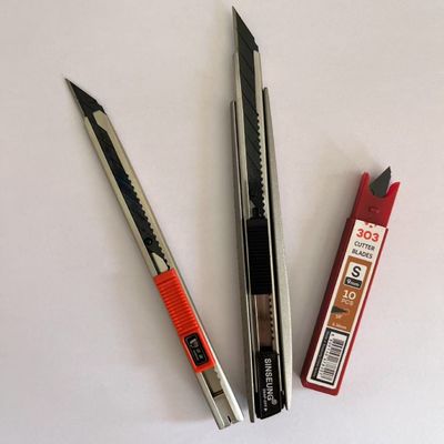 0.38mm Thickness 9mm Cutter Blades Made Of SK2 High Carbon Steel For Heavy Duty Cutting