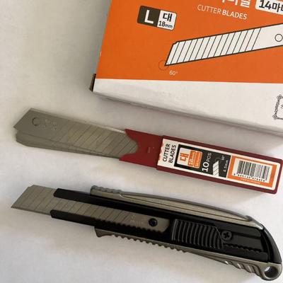 Accurate Cutting Width 18mm Snap Blades Silver 15 Segments